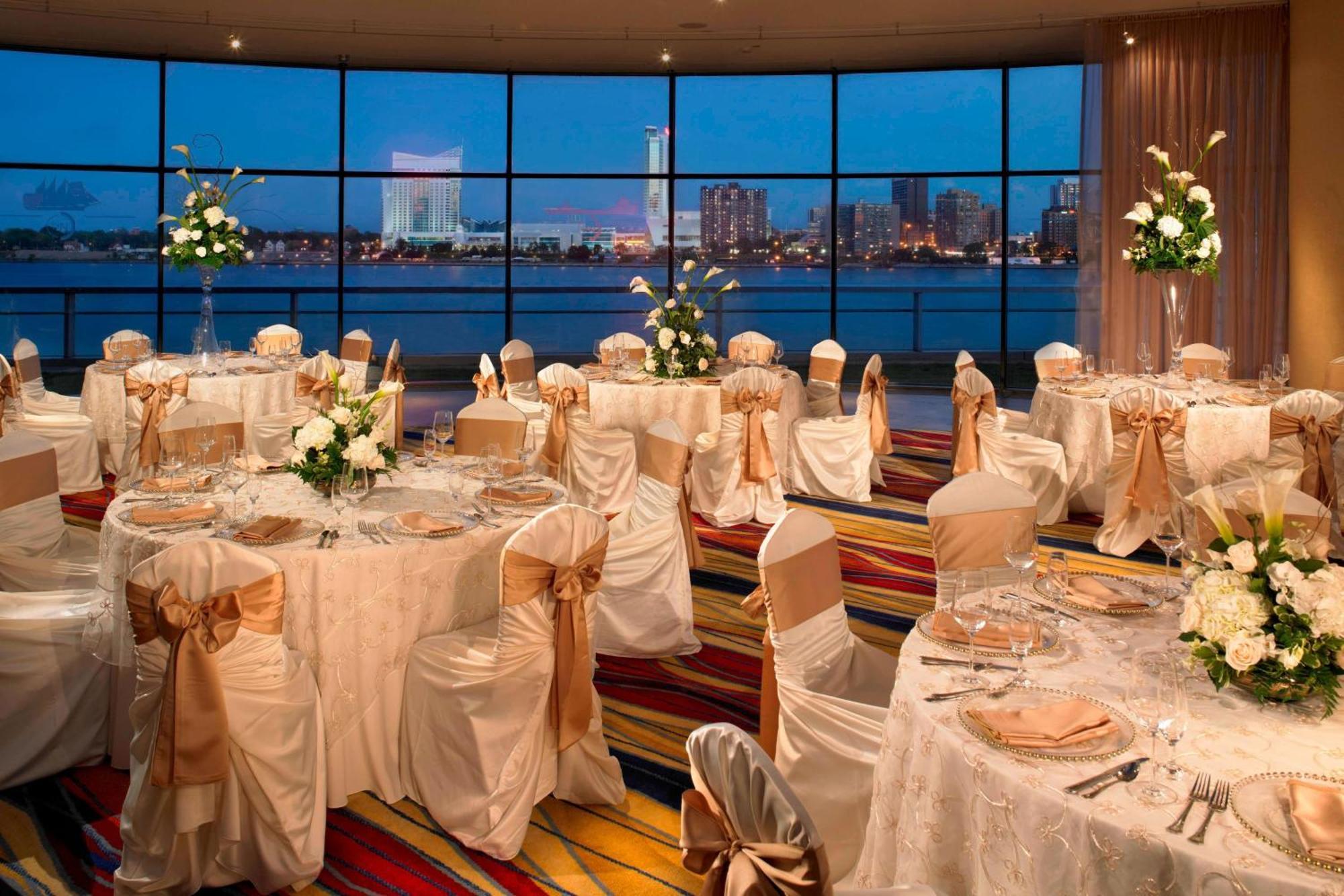 Detroit Marriott At The Renaissance Center Hotel Exterior photo